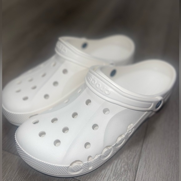 WHITE CROCS Size 12. - Picture 3 of 6